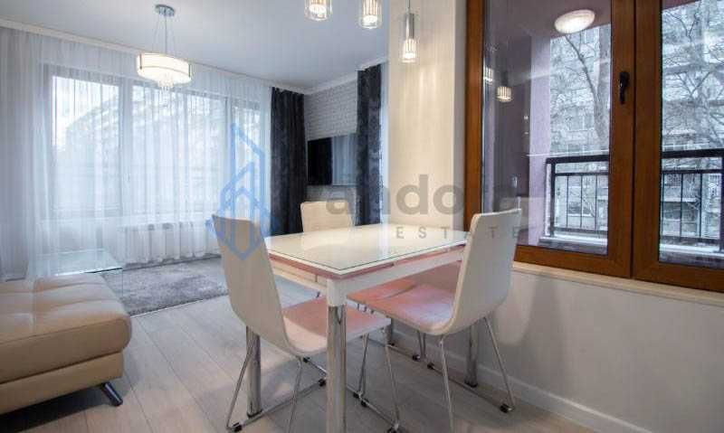 Луксозен двустаен апартамент под наем в кв. Дианабад