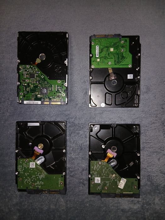 4 Hard disk-uri stare bună