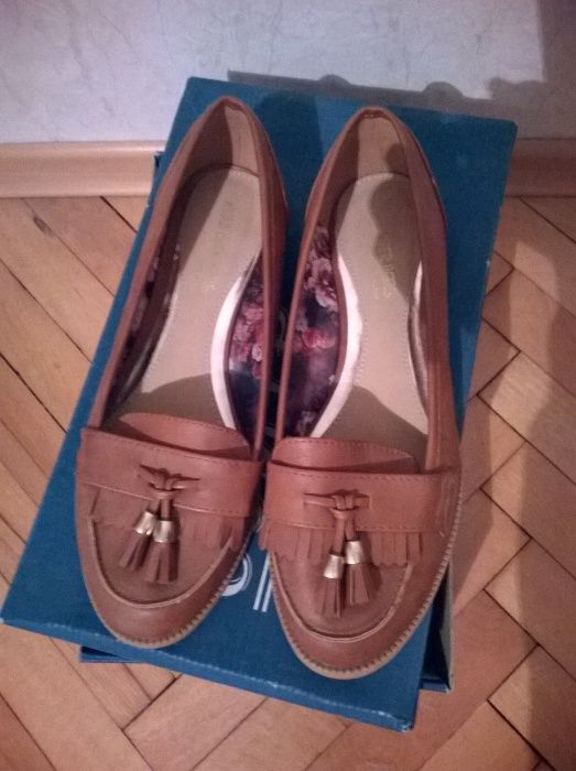 Обувки от естествена кожа на DUNE