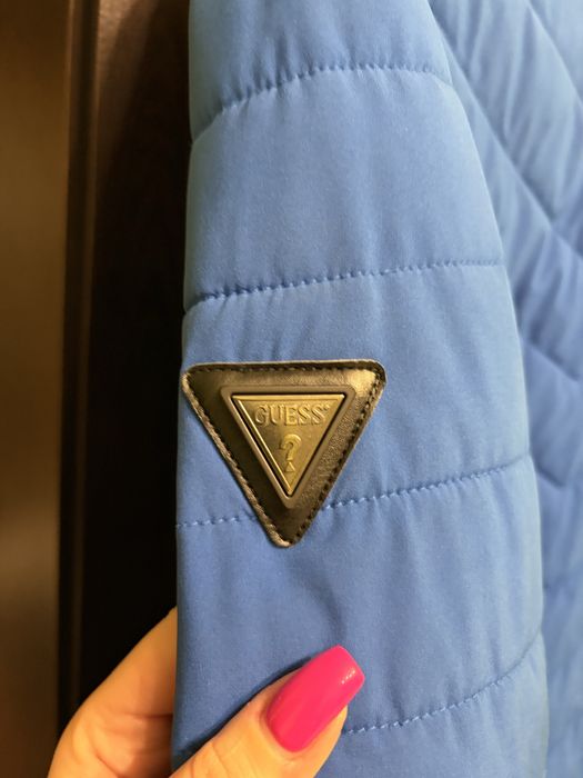 Мъжко яке на Guess