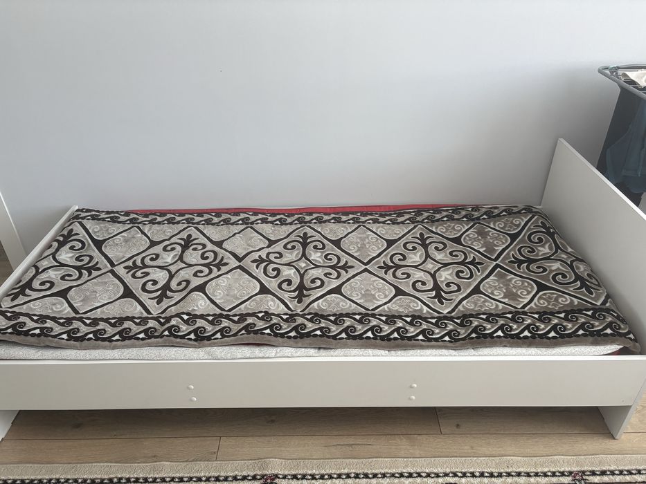 Кровать односпальная для сна