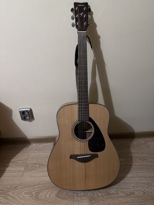 Yamaha FG800 – Chitară Acustică Profesională