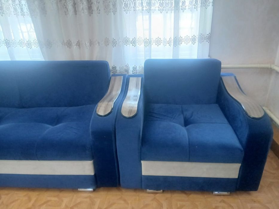 Продам Диван тройка состояние хороший