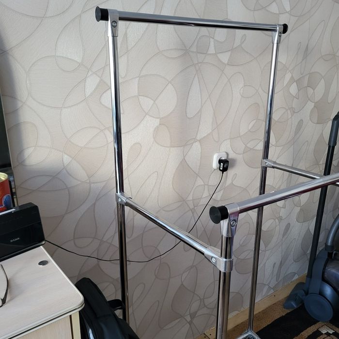 Вешалка в отличном состоянии