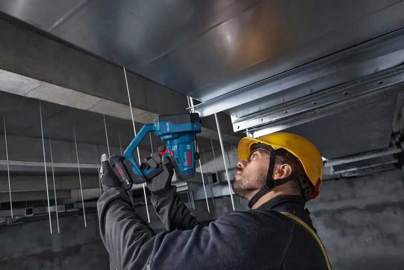 ПРОМОЦИЯ!Акумулаторна машина за рязане на шпилки GGC 18V-12 18V Bosch