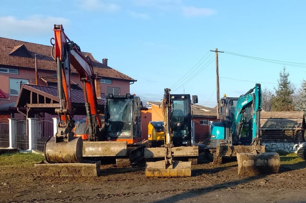 Lucrari cu utilaje terasiere Miniexcavatoare si autobasculante/ rețele