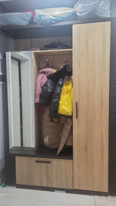 Продам шкаф в прихожую