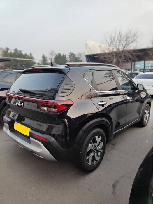 Kia sonet продается срочно - торг уместен