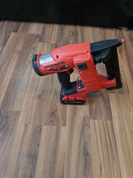 Pistol de capse Milwaukee M18 FNCS18GS