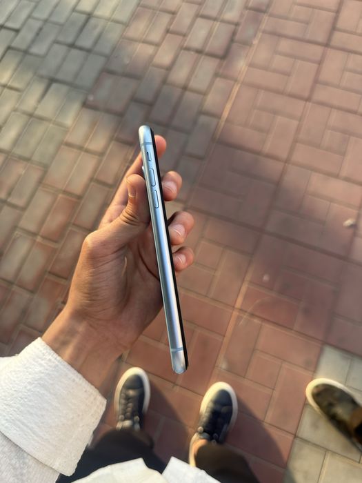 iphone Xr 64/78 bitta aybi orqa krishka singan