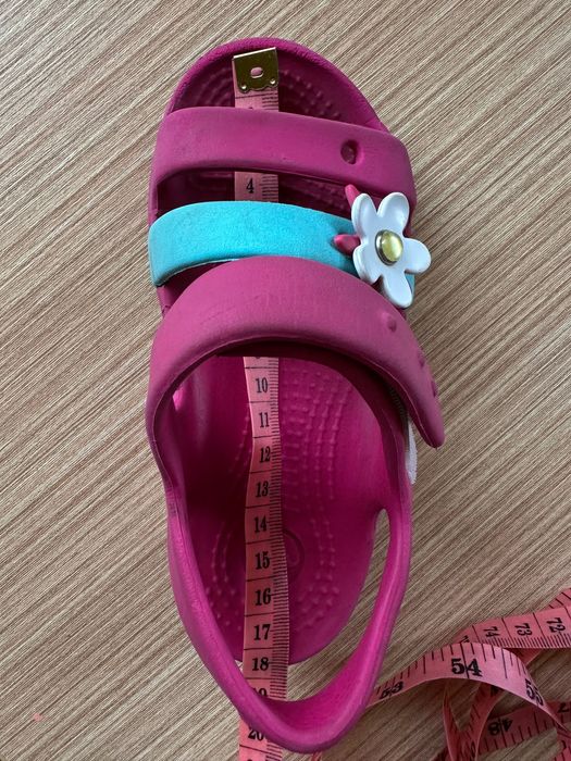 Crocs c9 c10 сандали за момиче