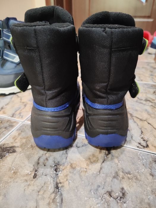 Апрески, боти и ботуши за дъжд