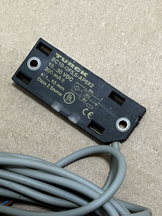 Senzor Capacitiv TURCK BC10-QF5,5-AP6X2 10-30VDC PNP Industrial