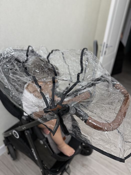 Продам почти новую коляску Tomix