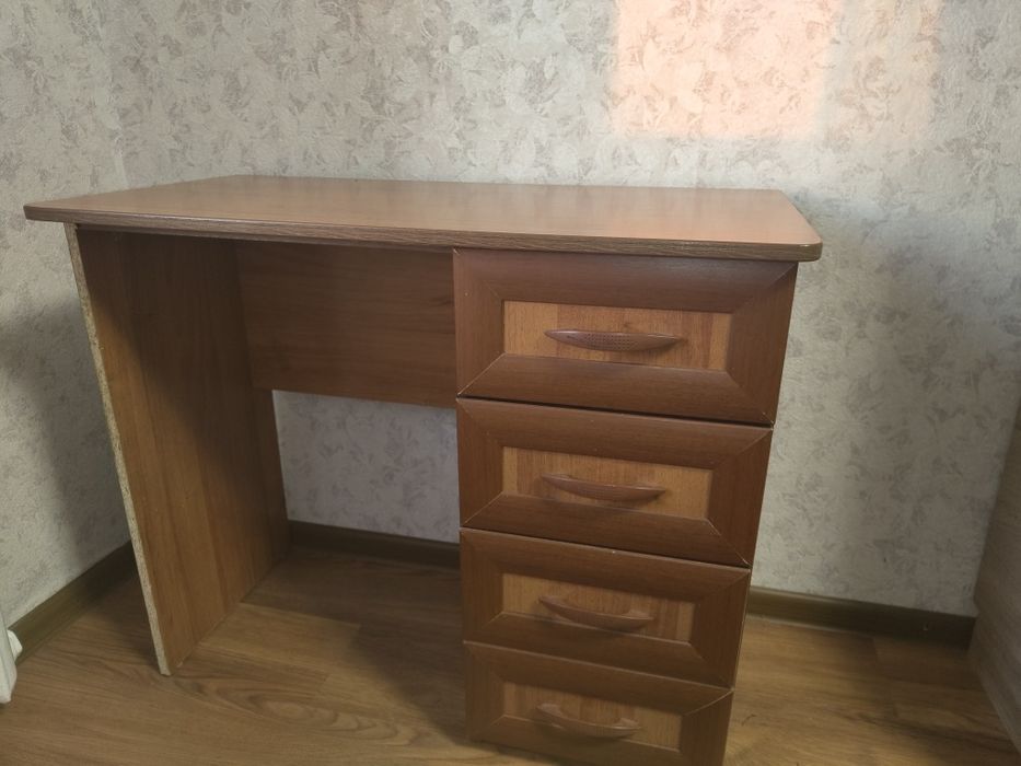 Школьная парта для школьников