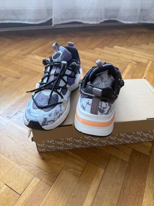 Маратонки desigual