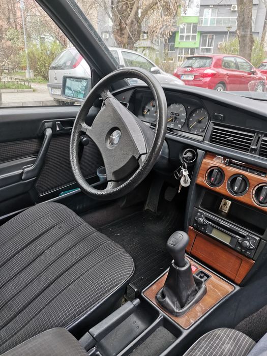 Мерцедес 190 дизел 75 коня-5 скорости