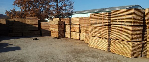 Склад за дървен материал ЕМА-Н ООД