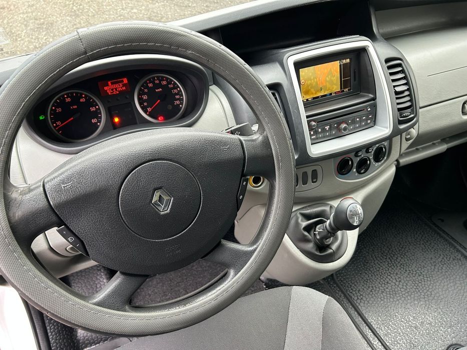 Masina Renault trafic