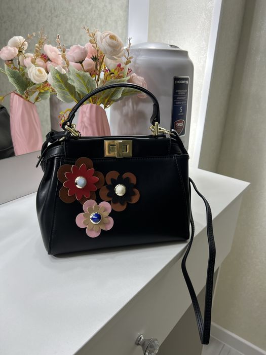 Продам сумочку, цвет черный