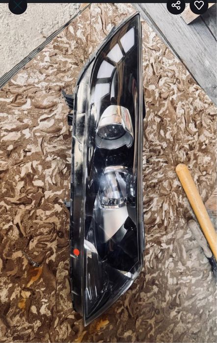 Правая фара на kia k5