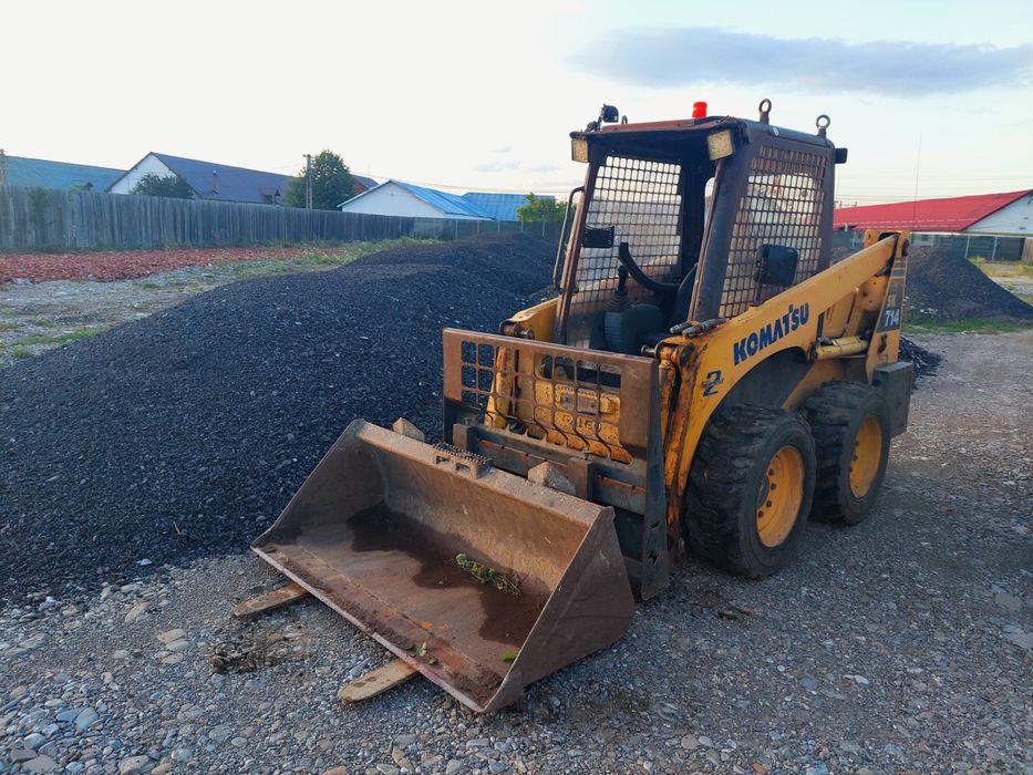 Executam lucrari cu Miniexcavator, Miniincarcator, Cilindru compactor