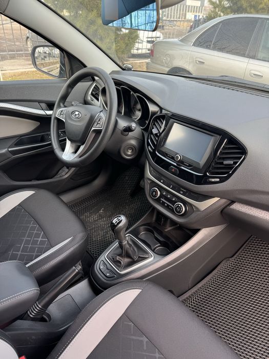 Продается Lada Vesta sw cross в идеальном состоянии