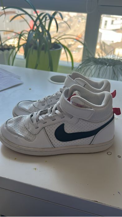 Кроссовки для девочки