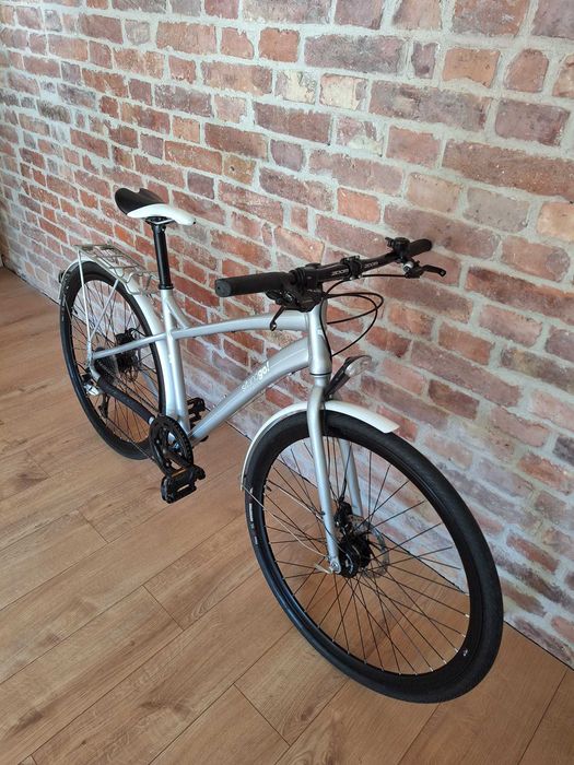 Bicicleta unisex Lapierre Sitandgo 200 (FR), cadru aluminiu - M, roti 28 inch – Shimano Alivio – dinam în butuc – stare excelentă