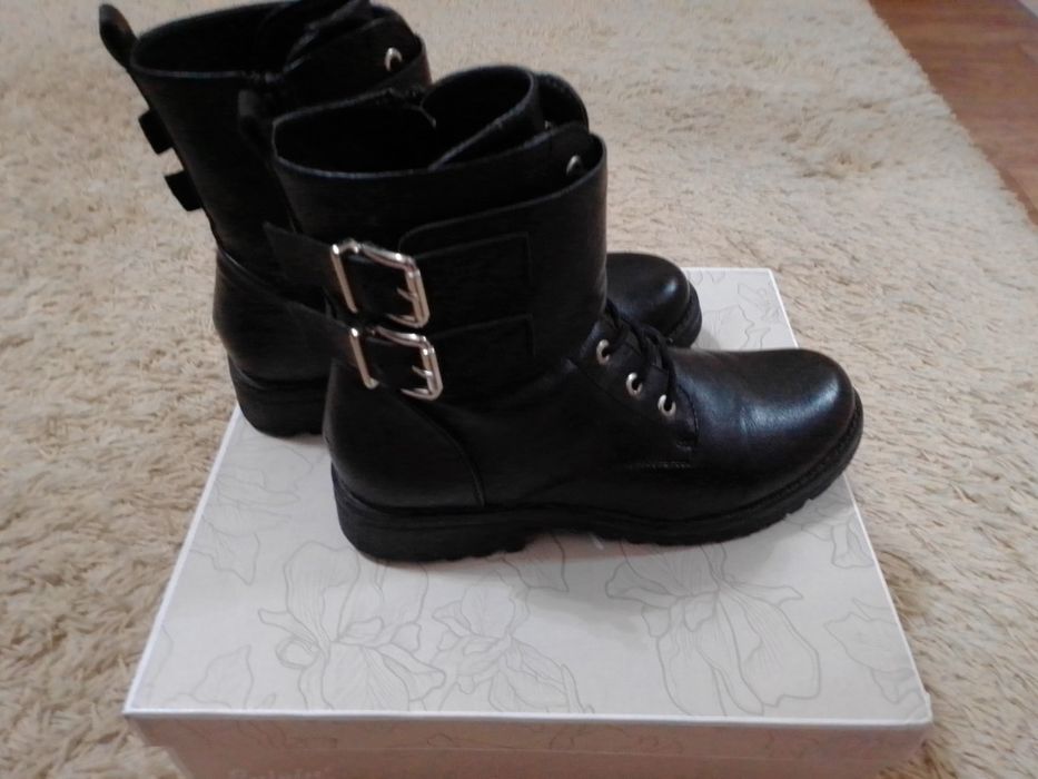 Ботинки женские.