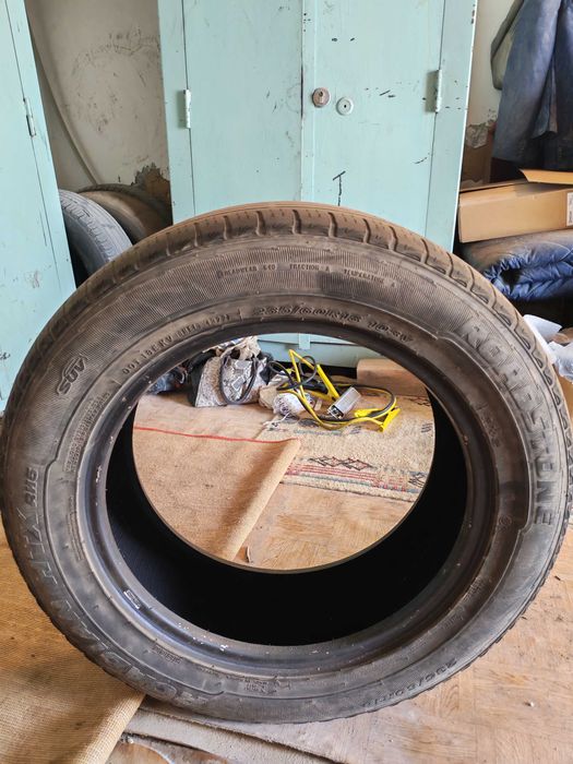 Продам Шина 235/65 R18