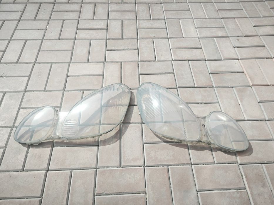 Lexsus gs 300 стекла фар оригинал