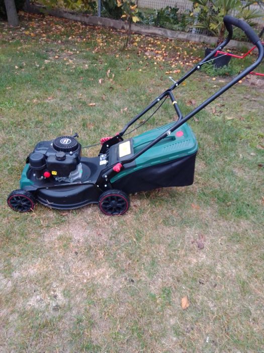 Vând mașină de tuns gazon din Germania