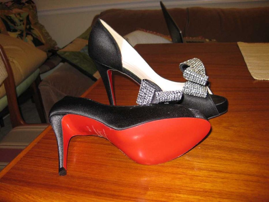 Брендовые туфли "Iris" Размер 37.5 Новые! Очень нарядные.