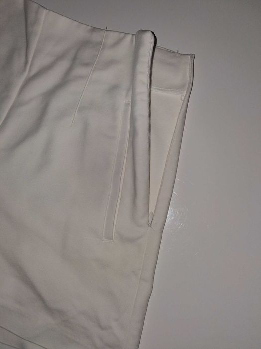 Бели къси панталонки ZARA