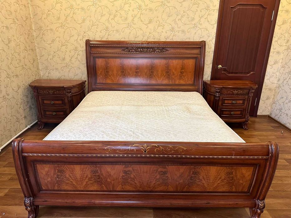 Продам спальные гарнитуры