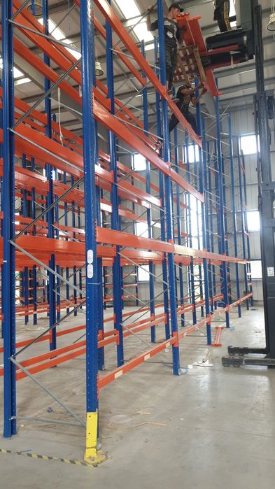 Lichidare de stoc la rafturi metalice profesionale reglabile la super