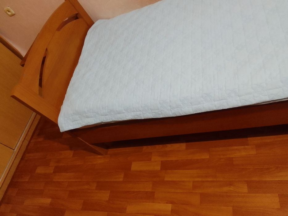 Продам кровать прочную