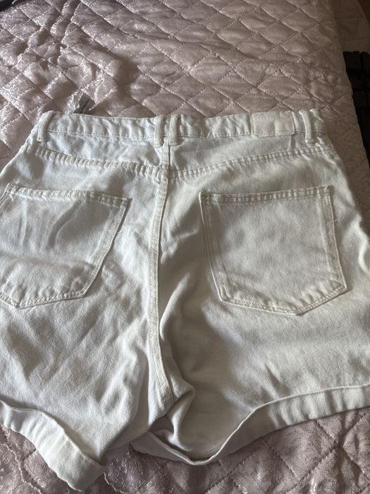 Бели къси гащи за жени