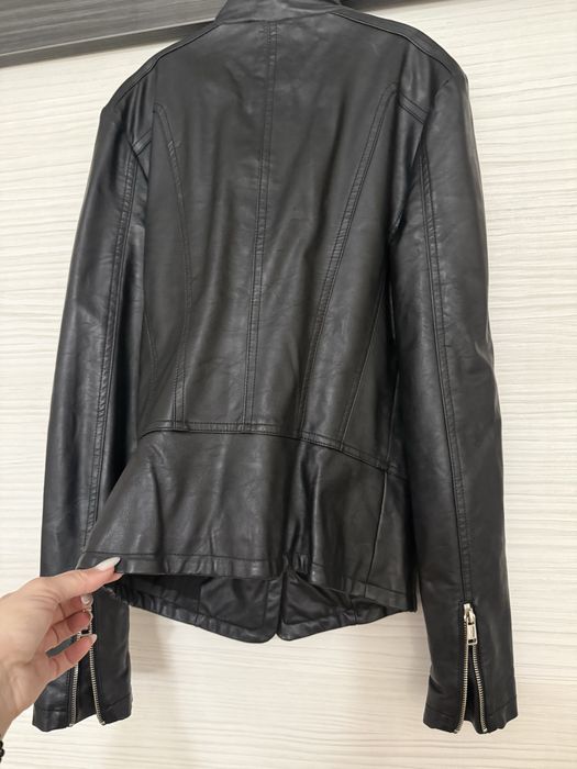 Класическо кожено  яке Guess