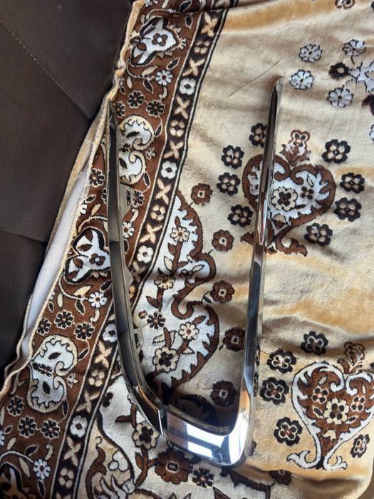 продам молдинги на бампер гранта фл