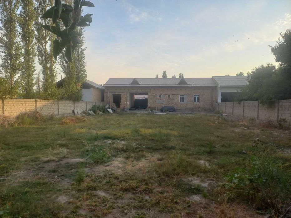 Янгийўл тумани Самарканд махалласида 10 соток уй сотилади.