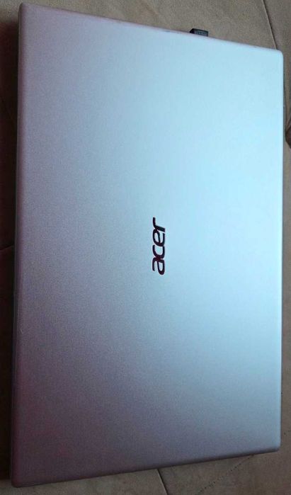 Лаптоп Acer Swift1   8GB RAM,500GB SSD