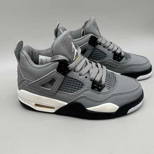 Sneakers Jordan4 Cool Grey cu eticheta (nu Nike, Gucci, Adidas, Balenciaga)