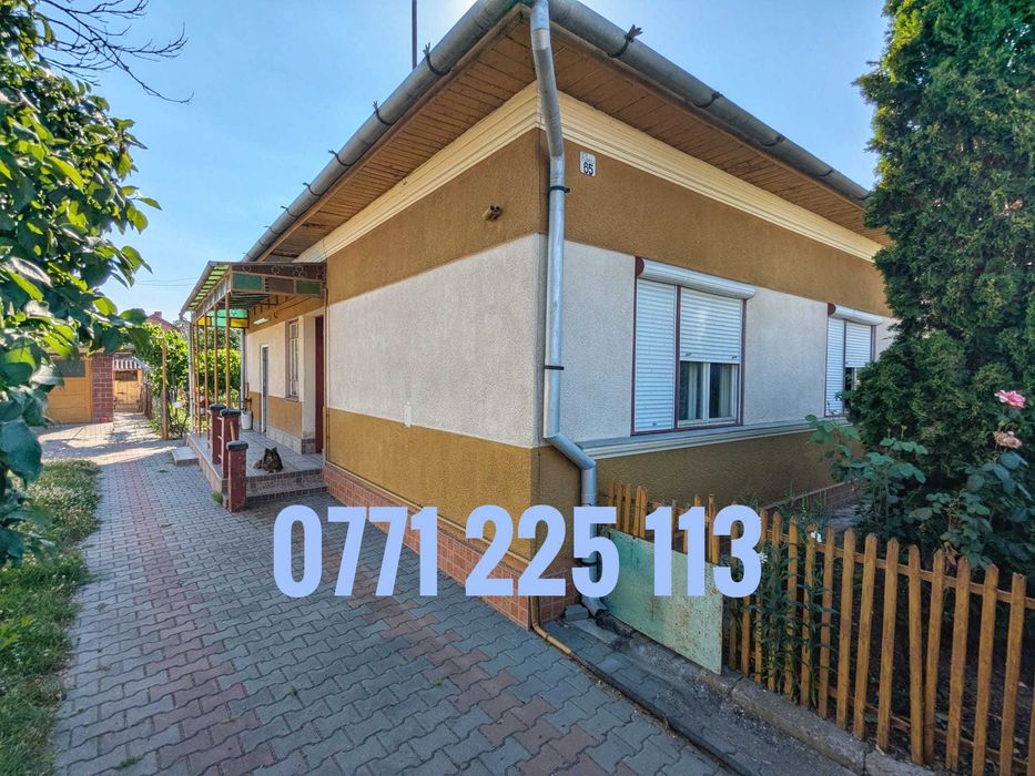 Casă de vânzare cu garaj și grădină – Ocna Mureș, jud. Alba