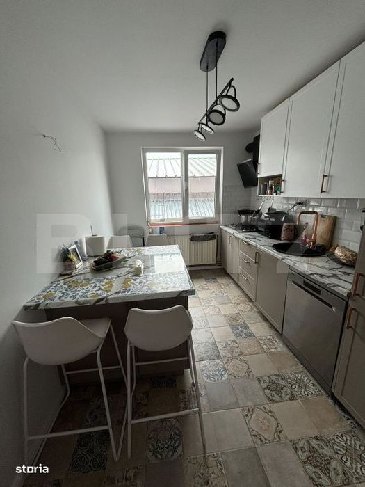 Casa P+1+M, 197 mp, teren 2.714 mp, zona Pucioasa