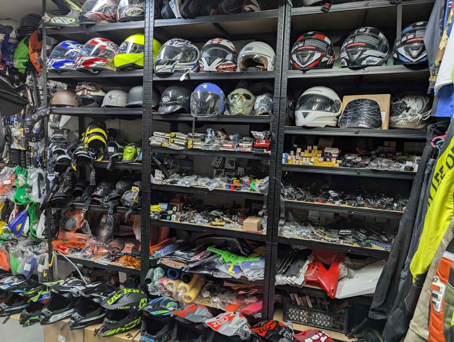 Мото екипировка нова,втора употреба и аксесоари за мотори.