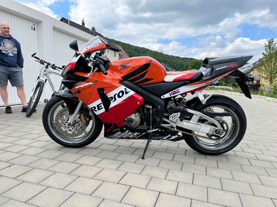 Motocicleta Honda CBR600RR PC37