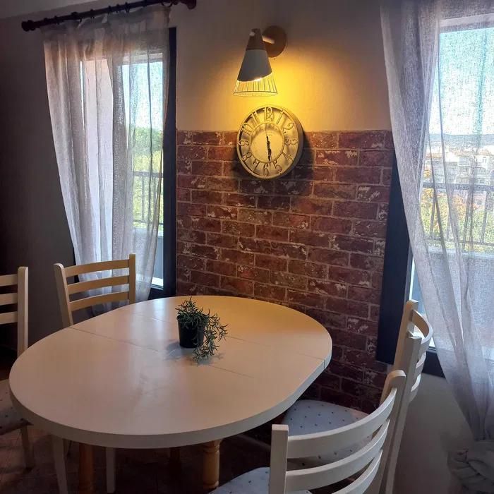 Дава се под наем Тристаен апартамент в Варна, Левски - 98 кв.м за 700 € - Снимка #2