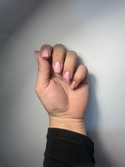 Manichiura/ Pedichiura nails slim